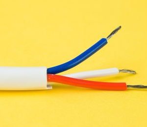 Sistemas de distribución de energía eléctrica monofásicos y trifásicos