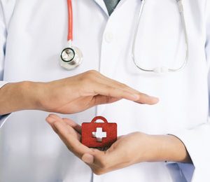 Aplicación de técnicas de seguridad y primeros auxilios a las personas dependientes en el domicilio