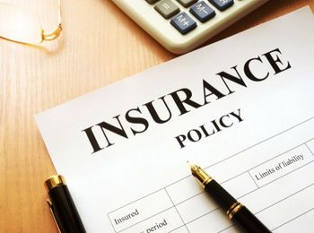 La póliza y otros elementos que conforman el contrato de seguros