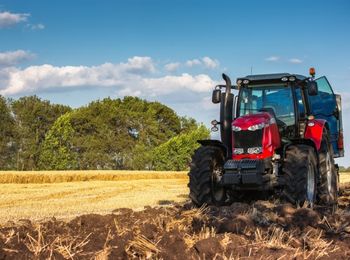 Materiales y herramientas para el mantenimiento de máquinas agrícolas de accionamiento y tracción