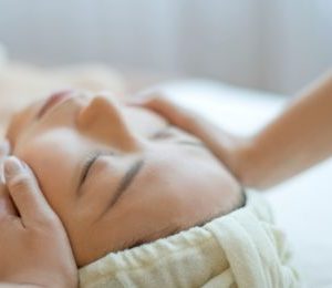 Higiene e hidratación de la piel del rostro y cuerpo